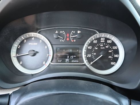 Used 2015 Nissan Sentra SV FWD image 11