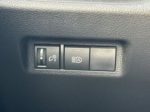 Used 2024 Toyota RAV4 SE image 43