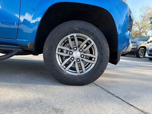 Used 2023 Chevrolet Colorado LT w/ LT Convenience Package image 12