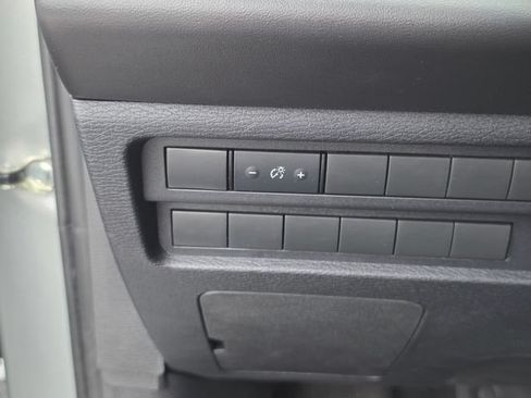 Used 2024 Mitsubishi Outlander ES FWD image 30