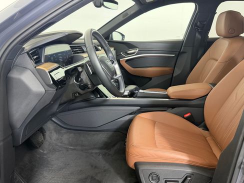Used 2024 Audi Q8 e-tron Premium Plus w/ Premium Plus Package AWD/4WD image 5