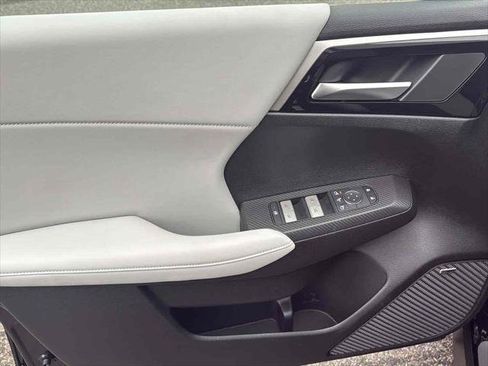 New 2026 Mitsubishi Outlander SE image 16