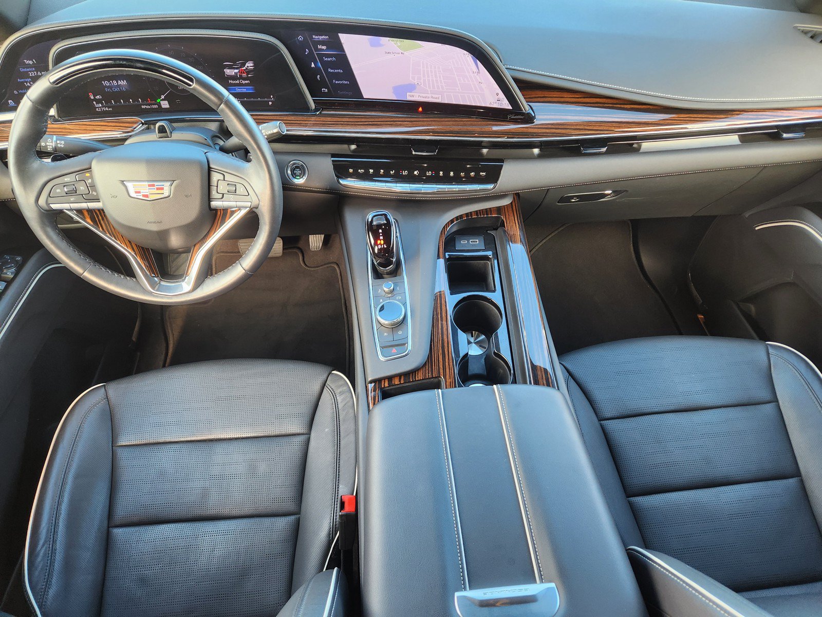 Certified 2023 Cadillac Escalade Premium Luxury w/ Performance Package AWD/4WD image 9