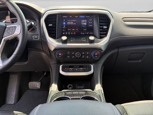 Used 2023 GMC Acadia SLT w/ Preferred Package FWD image 19