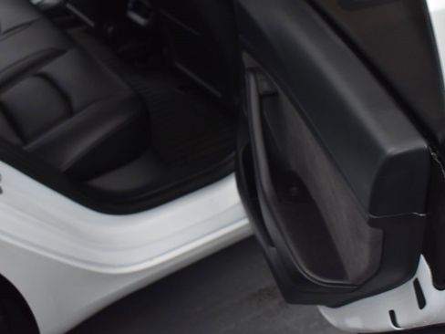 Used 2023 Tesla Model 3 Standard Range image 12