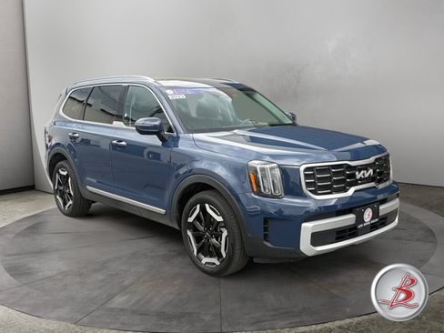 Used 2025 Kia Telluride S AWD/4WD image 1