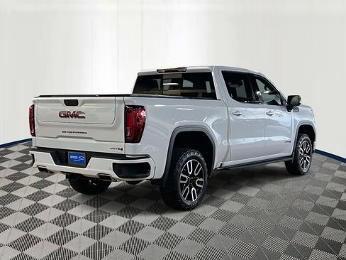 Used 2023 GMC Sierra 1500 AT4 w/ AT4 Preferred Package AWD/4WD image 5