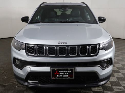 Used 2025 Jeep Compass Latitude image 9