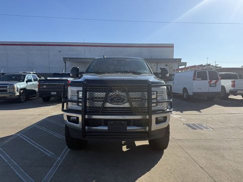 Used 2019 Ford F250 Lariat w/ Lariat Ultimate Package image 2