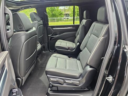 Certified 2026 Cadillac Escalade ESV Sport w/ Touring Package AWD/4WD image 17