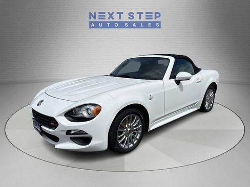 Used 2017 FIAT 124 Spider Classica RWD image 3