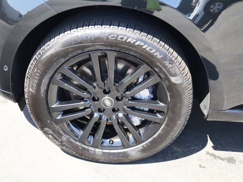 Used 2025 Land Rover Range Rover Long Wheelbase SE AWD/4WD image 14