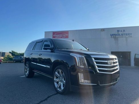 Used 2016 Cadillac Escalade Premium AWD/4WD image 9