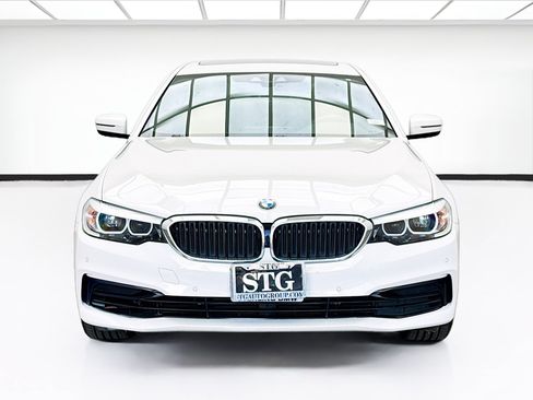 Used 2020 BMW 530e w/ Convenience Package RWD image 2