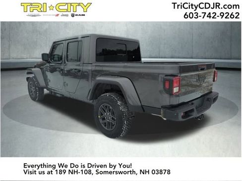 New 2026 Jeep Gladiator Sport image 3