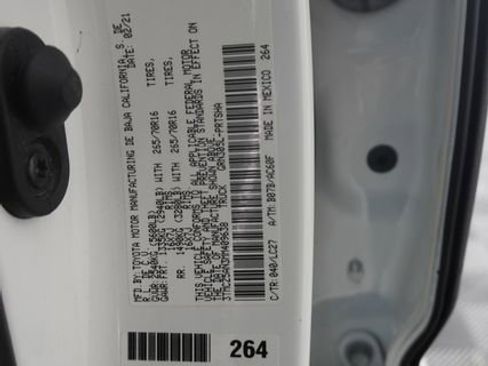 Used 2021 Toyota Tacoma TRD Off-Road w/ TRD Premium Off Road Package image 22