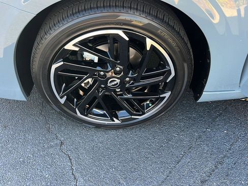 New 2026 Nissan Sentra SR w/ Floor Mat Package FWD image 33