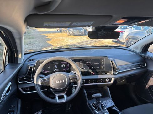 Used 2025 Kia Sportage LX image 33