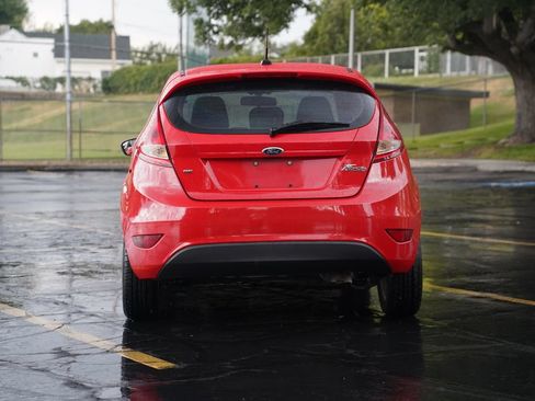 Used 2012 Ford Fiesta SE FWD image 4