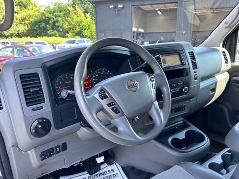 Used 2021 Nissan NV 3500 SV RWD image 12