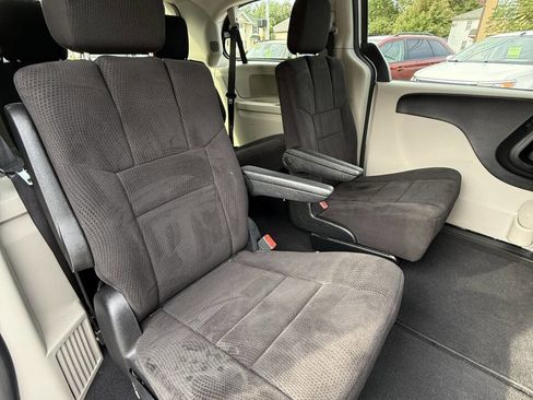 Used 2012 Dodge Grand Caravan SE image 14