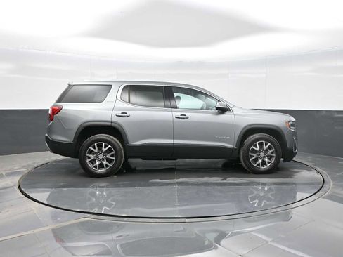Used 2023 GMC Acadia SLE image 9