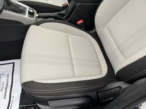 Used 2024 Hyundai Venue SEL FWD image 12