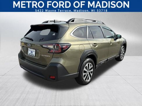 Used 2024 Subaru Outback Premium AWD/4WD image 8