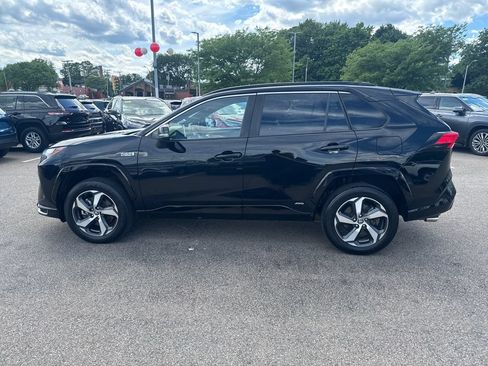 Used 2024 Toyota RAV4 SE w/ Weather & Moonroof Package AWD/4WD image 4