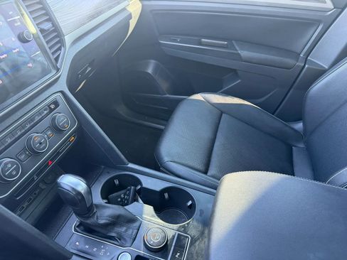 Used 2020 Volkswagen Atlas Cross Sport SE AWD/4WD image 16