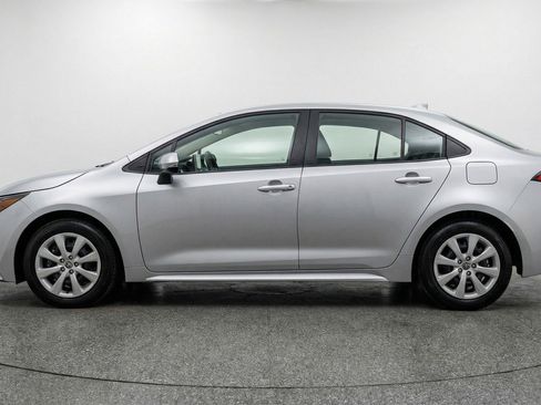 Used 2025 Toyota Corolla LE image 5