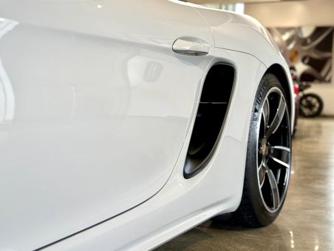 Used 2022 Porsche 718 Boxster GTS RWD image 18