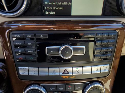 Used 2016 Mercedes-Benz SLK 300 image 16