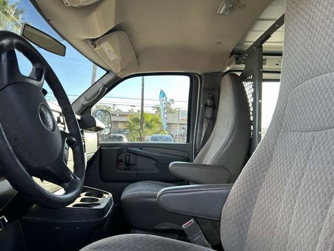 Used 2015 GMC Savana 2500 image 11