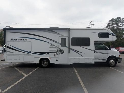 Used 2019 Chevrolet Express 4500 w/ RV Package RWD image 5