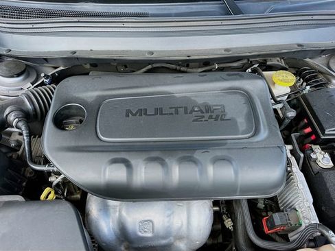 Used 2019 Jeep Cherokee Limited image 30