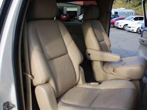 Used 2011 Chevrolet Suburban LTZ image 21