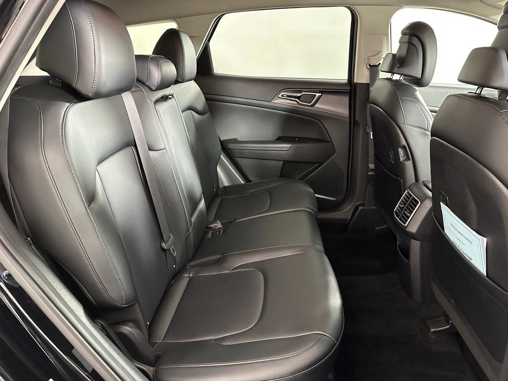 Used 2023 Kia Sportage EX FWD image 18