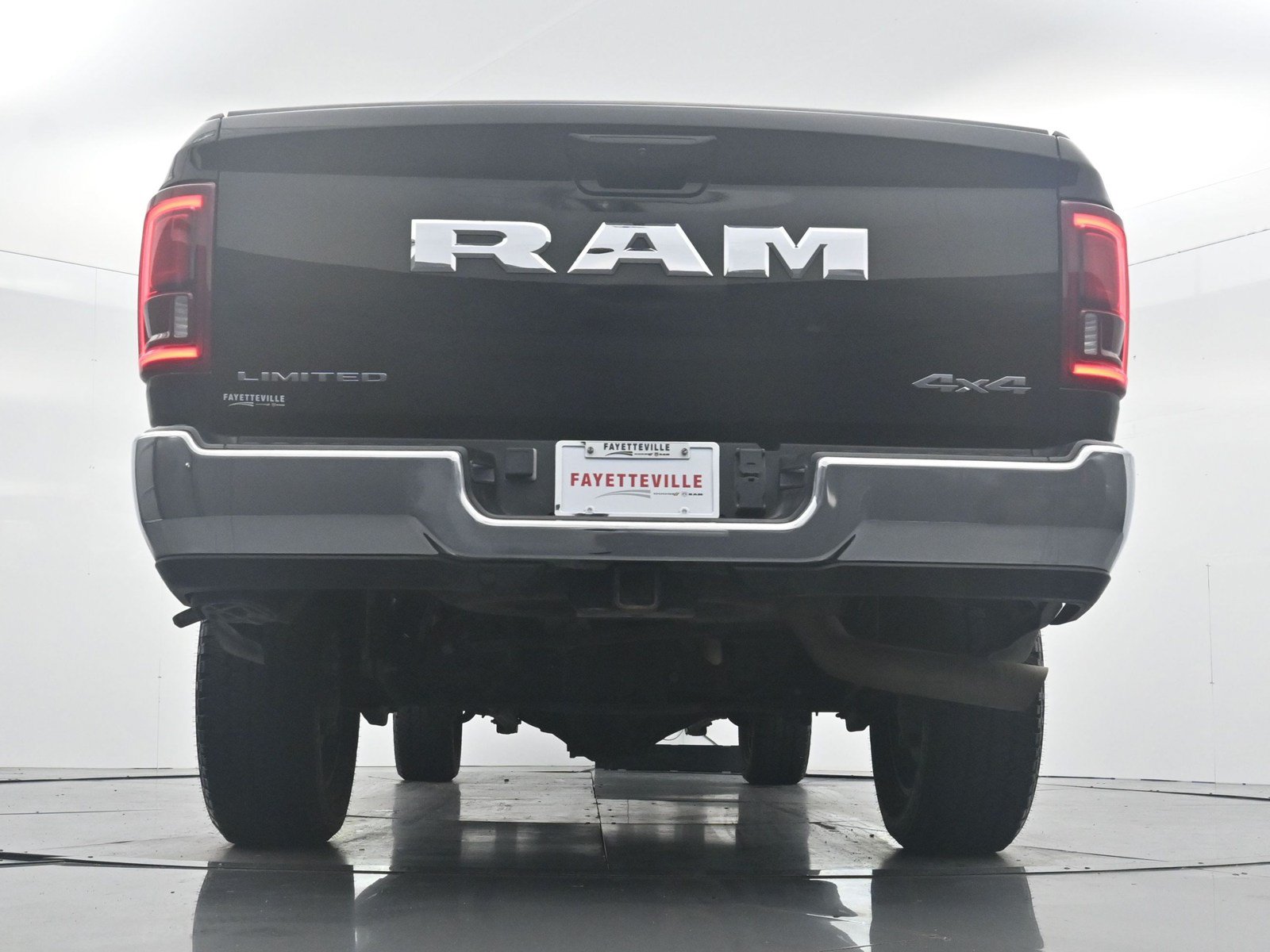 Used 2025 RAM 2500 Limited AWD/4WD image 29