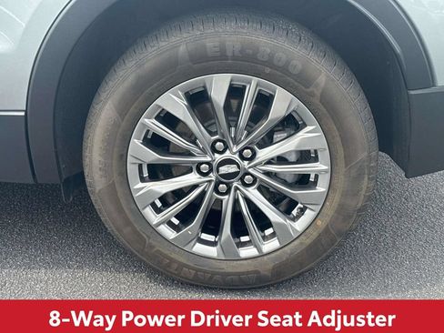 Used 2025 Cadillac XT4 Premium Luxury FWD image 10