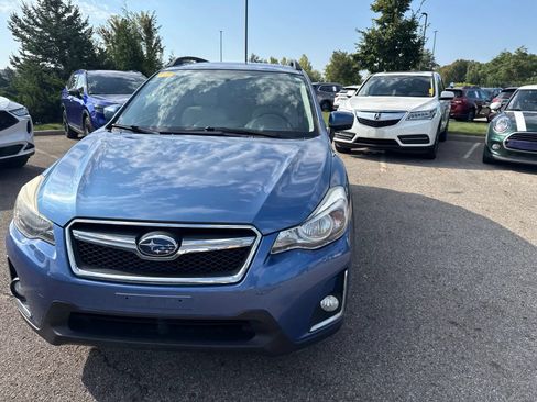 Used 2016 Subaru Crosstrek 2.0i Premium w/ Moonroof Package AWD/4WD image 2