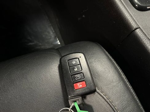 Used 2015 Toyota Highlander XLE image 27