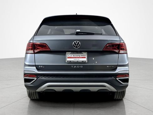 Used 2022 Volkswagen Taos SEL w/ Panoramic Sunroof Package image 4