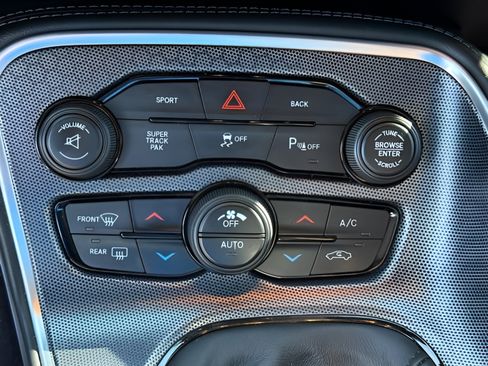 Used 2016 Dodge Challenger R/T Scat Pack w/ Leather Interior Group RWD image 23