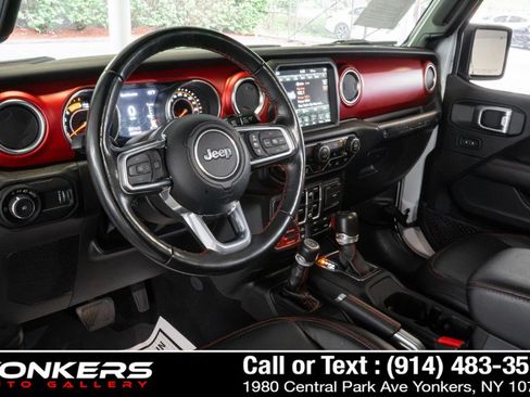 Used 2023 Jeep Wrangler Unlimited Rubicon w/ LED Lighting Group AWD/4WD image 35