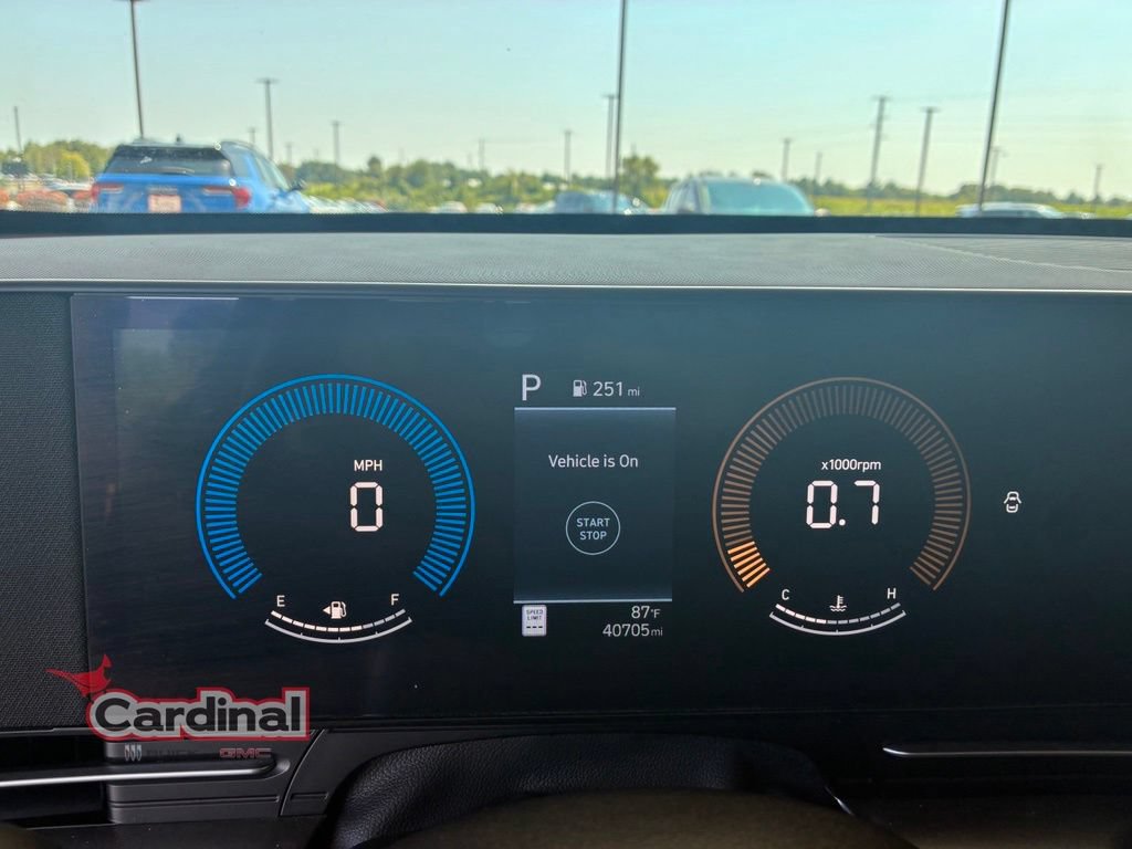 Used 2025 Hyundai Kona SEL FWD image 8
