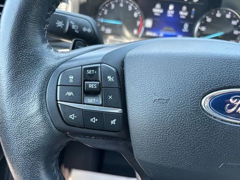 Used 2020 Ford Explorer XLT w/ Equipment Group 202A AWD/4WD image 18