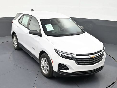 Used 2024 Chevrolet Equinox LS w/ Driver Confidence II Package FWD image 18