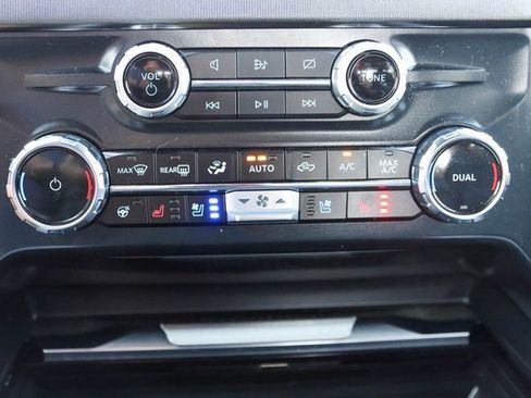 Used 2024 Ford F250 Platinum w/ FX4 Off-Road Package image 31