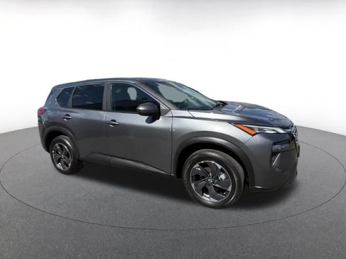 Used 2025 Nissan Rogue SV FWD image 2